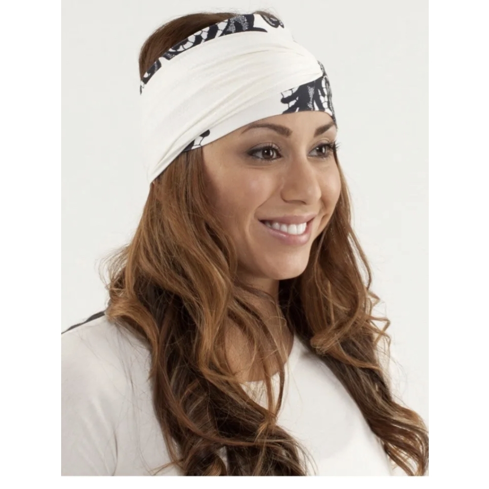 EUC Lululemon Athletica Lace Design Headband
